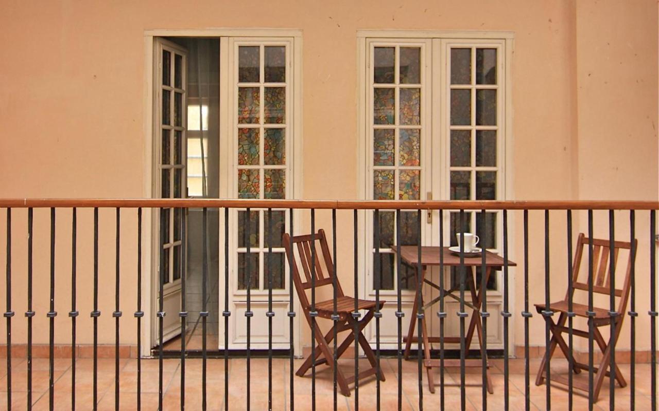 Historical Apartment With Balcony Прага Екстер'єр фото